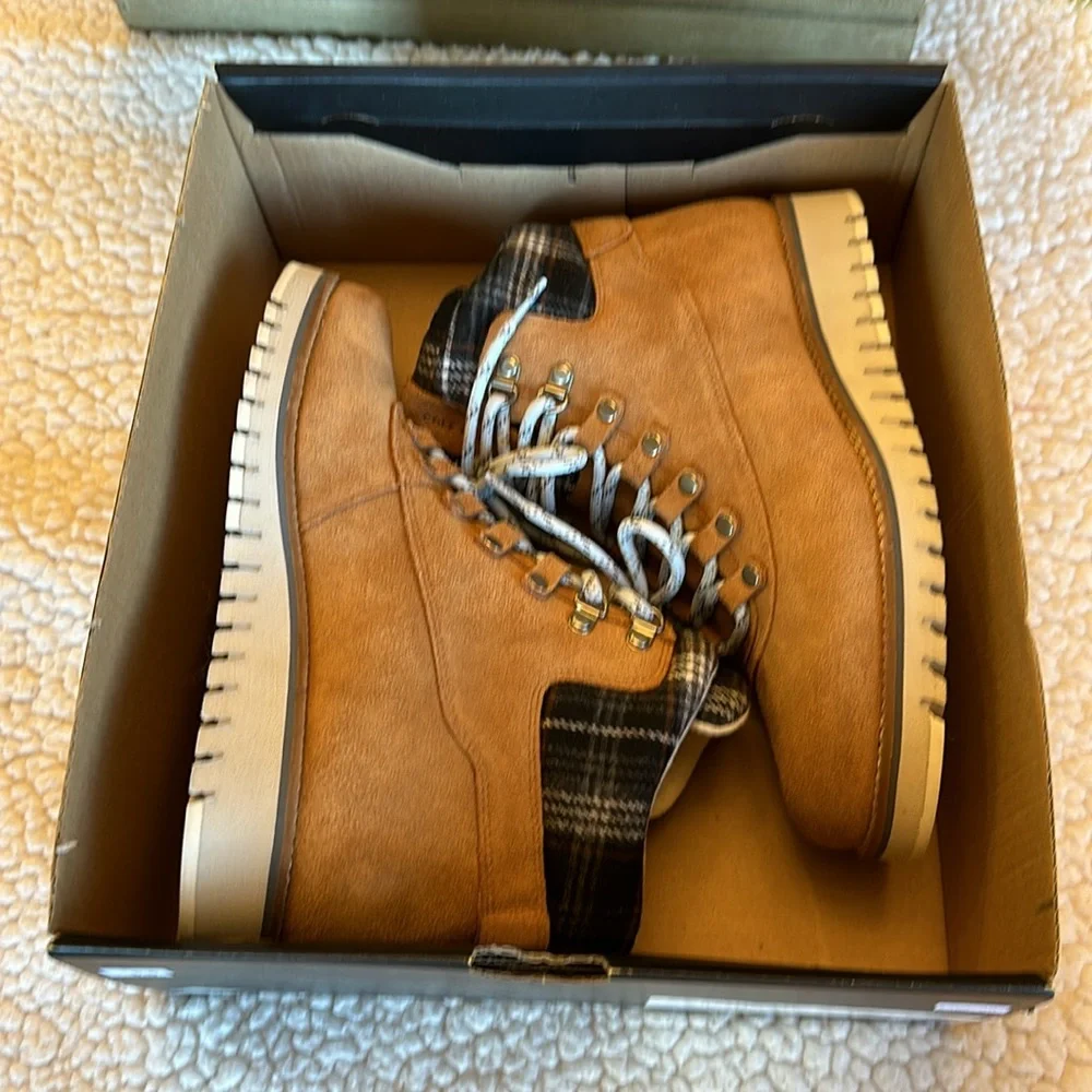 Cole Haan Zerogrand Explorer Gateway Hiker Waterproof Boots Sz 8 New in Box - Picture 15 of 16